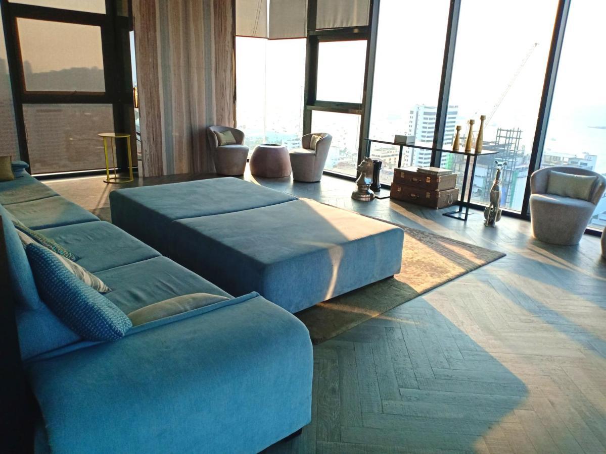 The Base Horizon Central Pattaya Exteriör bild