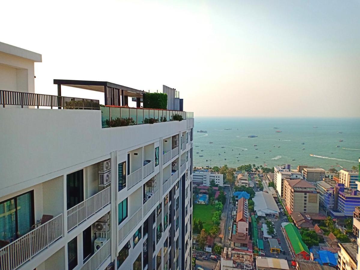 The Base Horizon Central Pattaya Exteriör bild