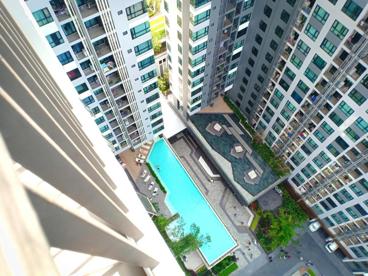 The Base Horizon Central Pattaya Exteriör bild